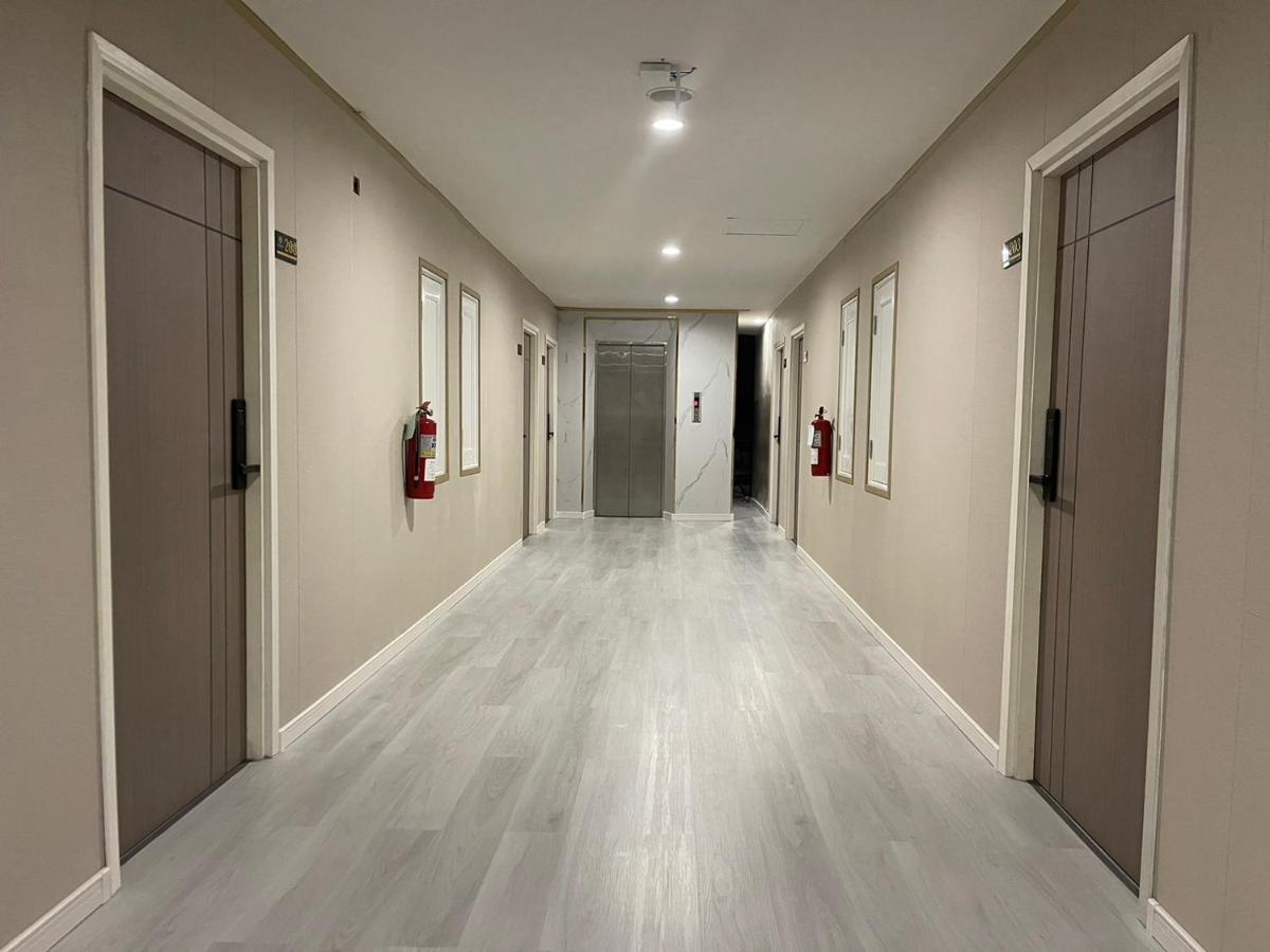 Berich Hotel Tak Exteriör bild