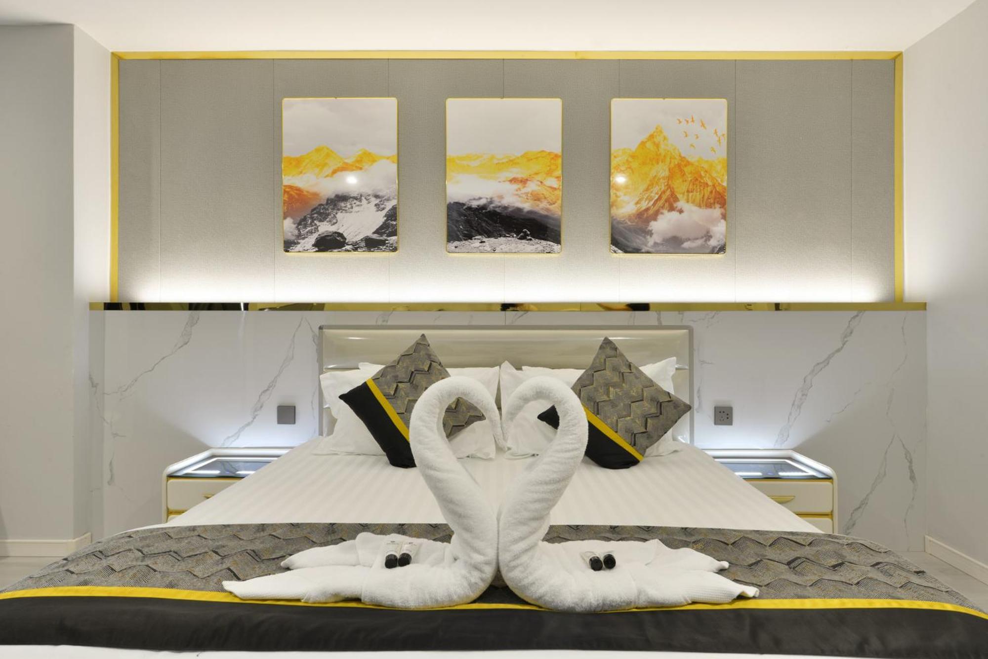 Berich Hotel Tak Exteriör bild