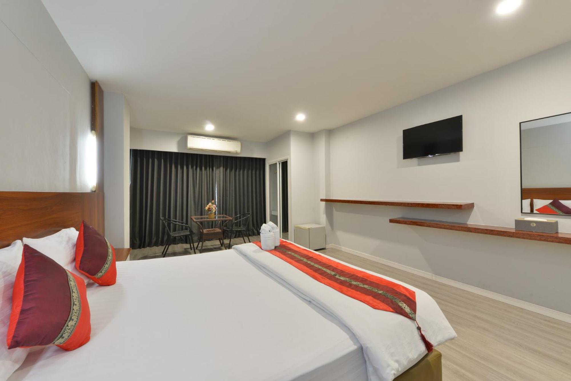 Berich Hotel Tak Exteriör bild